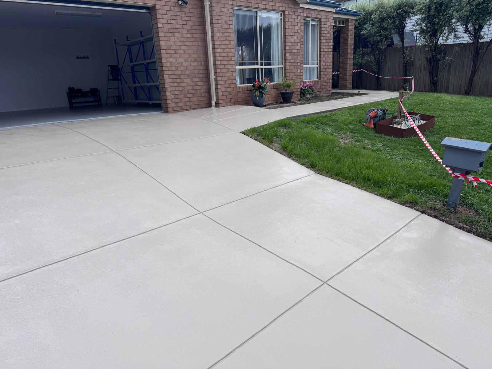 Easy maintenance driveway coating